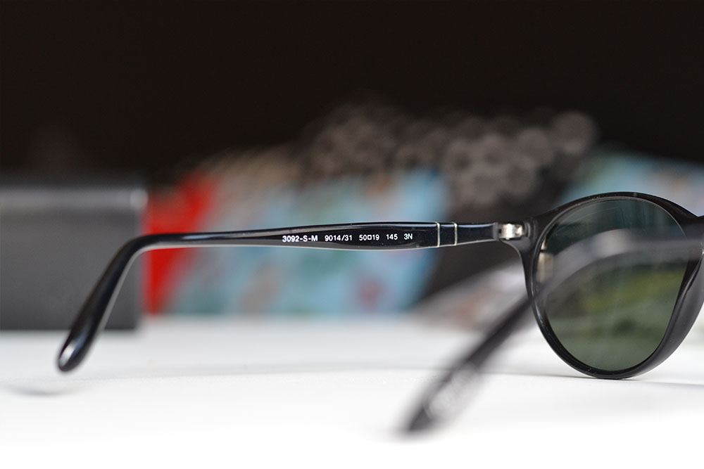 How to spot authentic Persol sunglasses - logo